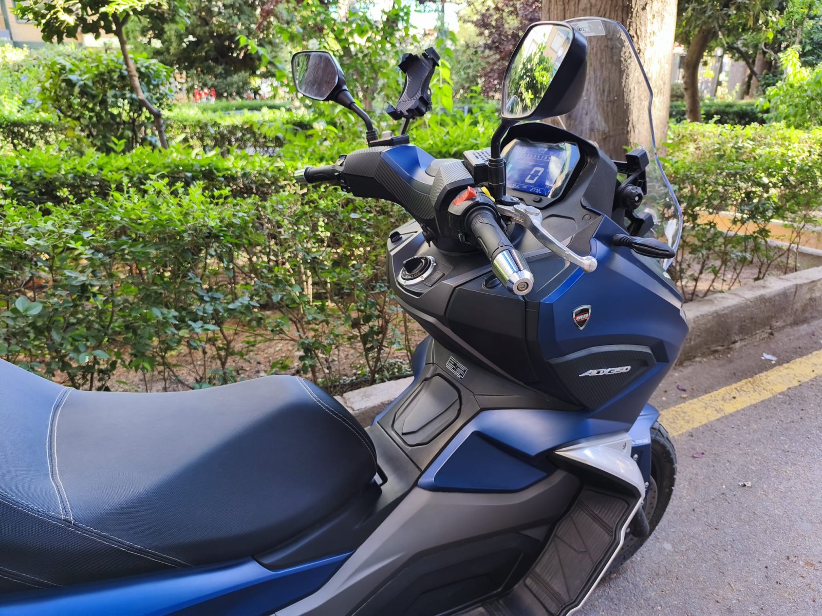 MH Motorhispania VIRO 350 ADV Maxi Scooter